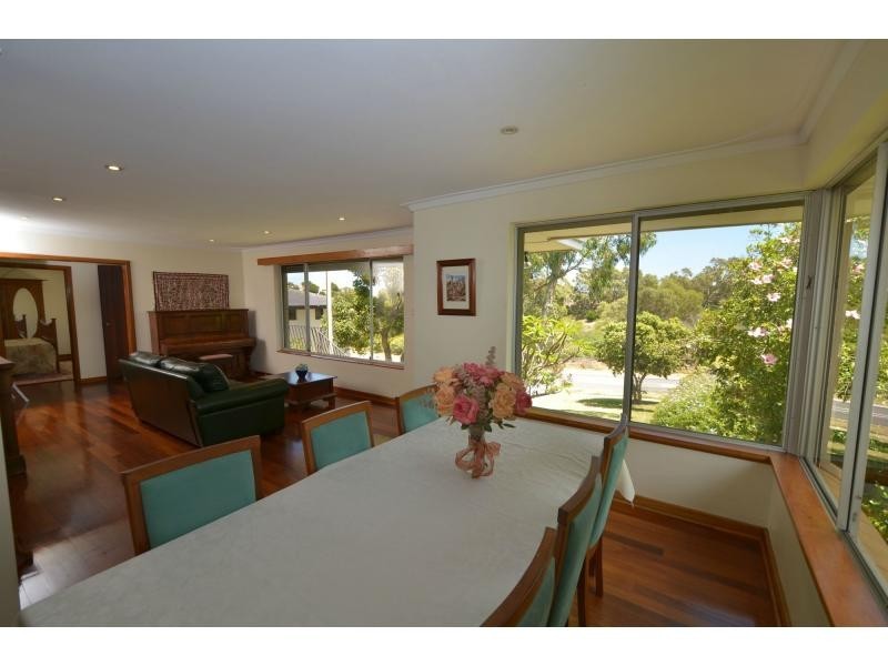 119 Elliott Road, Karrinyup WA 6018