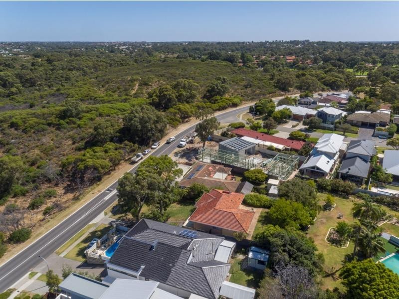 119 Elliott Road, Karrinyup WA 6018