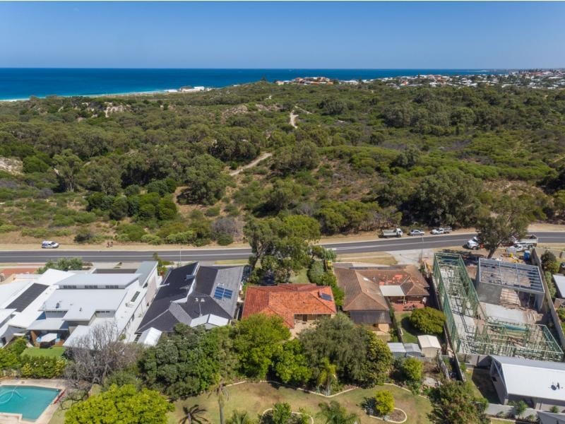 119 Elliott Road, Karrinyup WA 6018