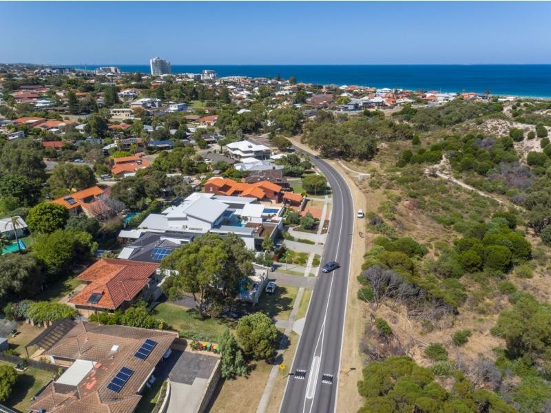 119 Elliott Road, Karrinyup WA 6018