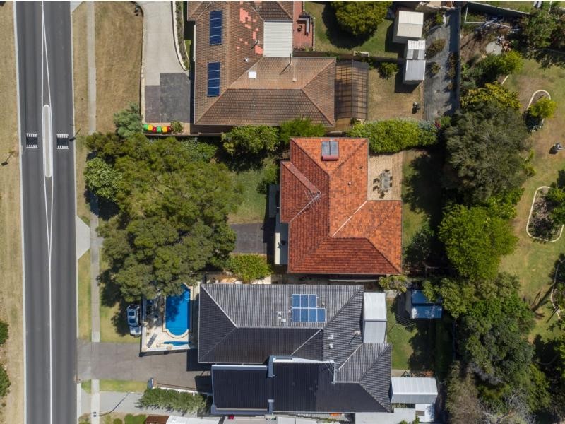 119 Elliott Road, Karrinyup WA 6018