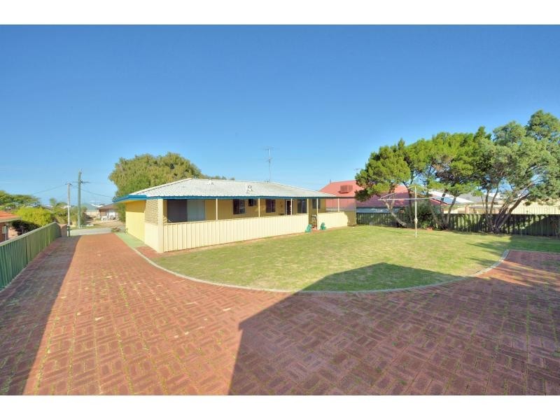 61 Crystaluna Drive, Golden Bay WA 6174