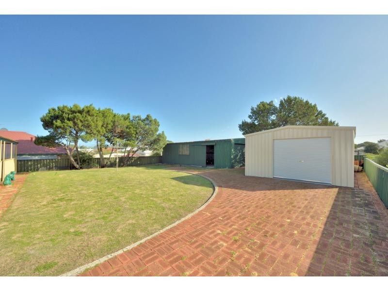 61 Crystaluna Drive, Golden Bay WA 6174
