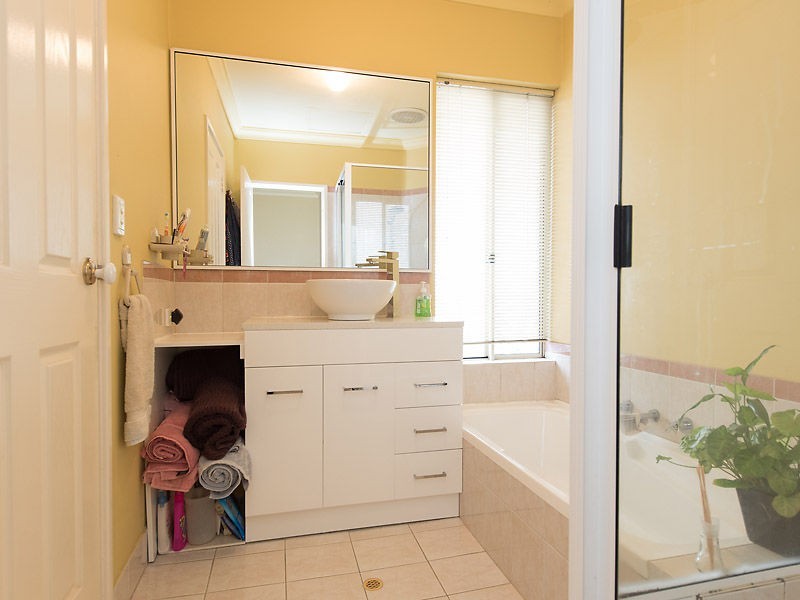 2A Davilak Street, Como WA 6152