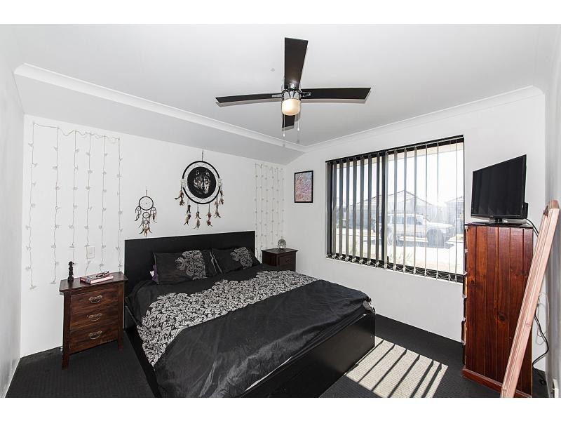 4 Mansfield Avenue, Butler WA 6036