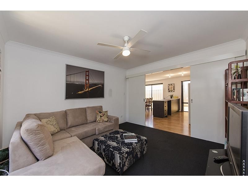 4 Mansfield Avenue, Butler WA 6036