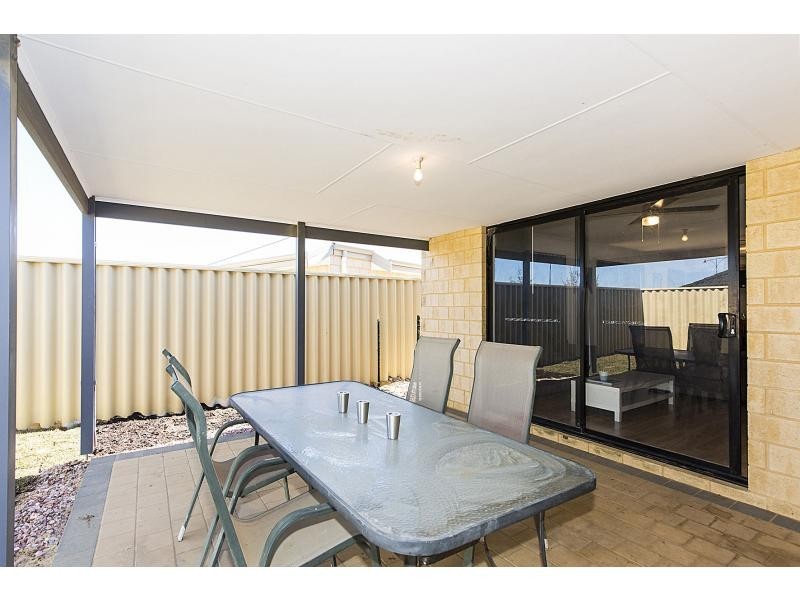4 Mansfield Avenue, Butler WA 6036