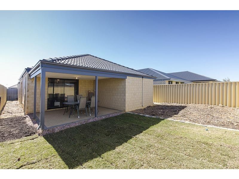 4 Mansfield Avenue, Butler WA 6036