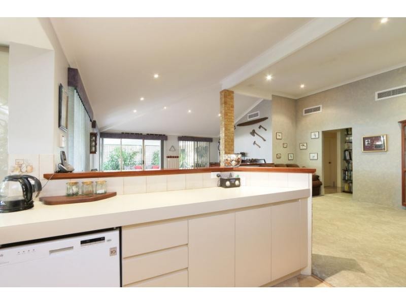 7 Hillview Rise, Cooloongup WA 6168