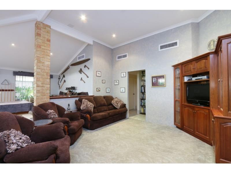 7 Hillview Rise, Cooloongup WA 6168