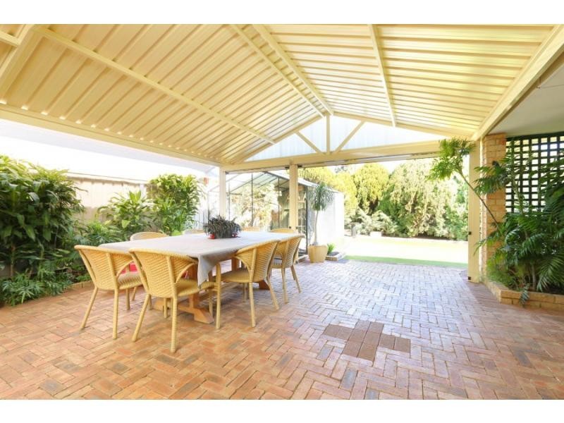 7 Hillview Rise, Cooloongup WA 6168