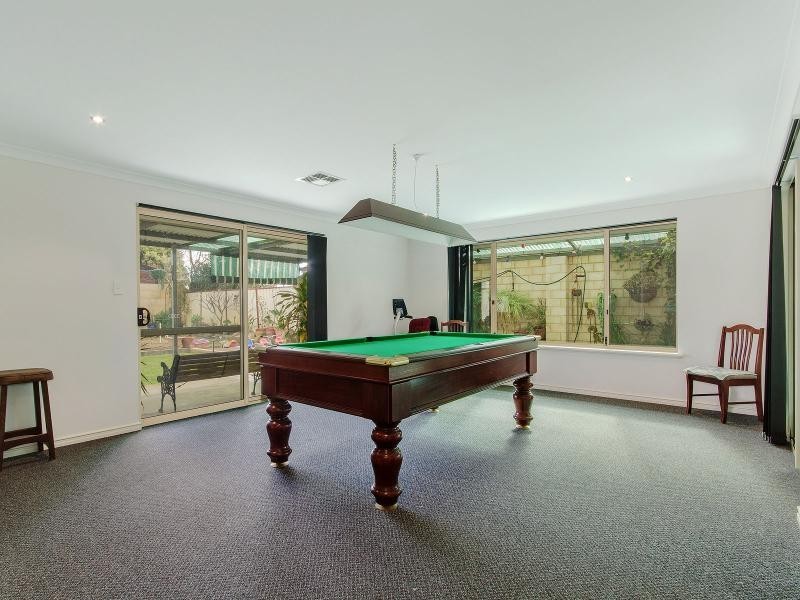 11 Thomas Street, Safety Bay WA 6169