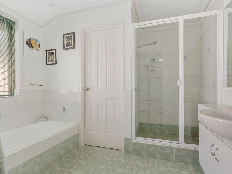 11 Thomas Street, Safety Bay WA 6169