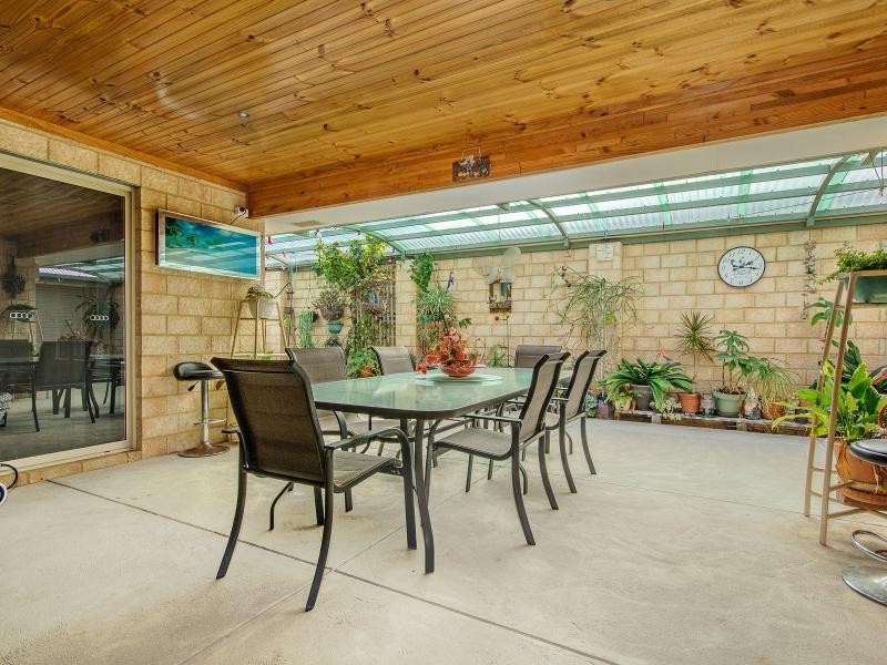 11 Thomas Street, Safety Bay WA 6169