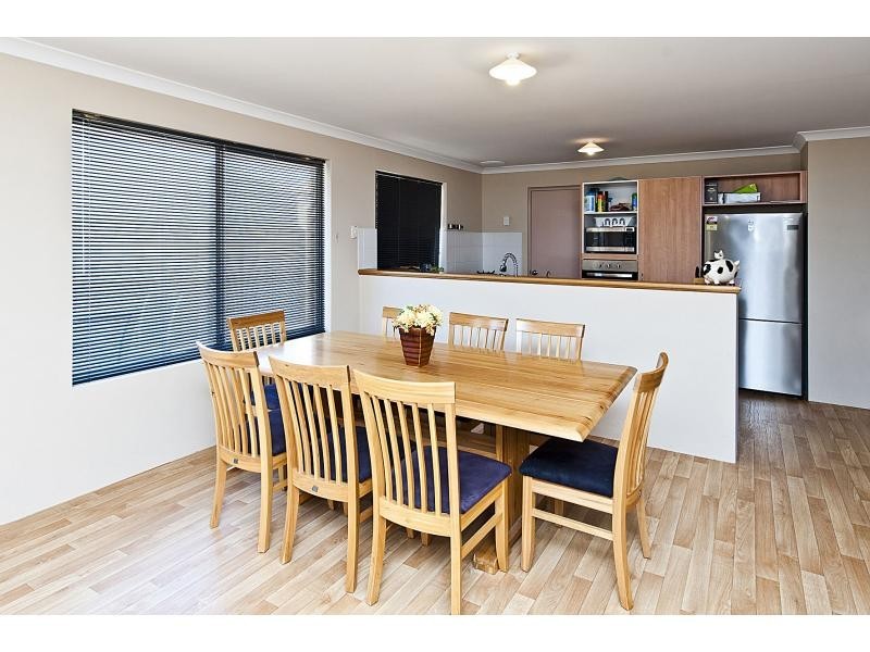 8 Rennex Ramble, Ellenbrook WA 6069