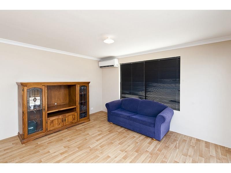 8 Rennex Ramble, Ellenbrook WA 6069