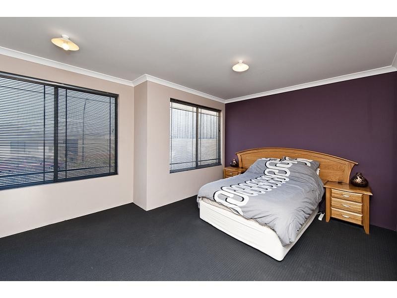 8 Rennex Ramble, Ellenbrook WA 6069