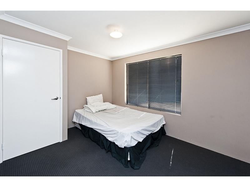 8 Rennex Ramble, Ellenbrook WA 6069