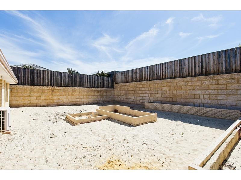 8 Rennex Ramble, Ellenbrook WA 6069