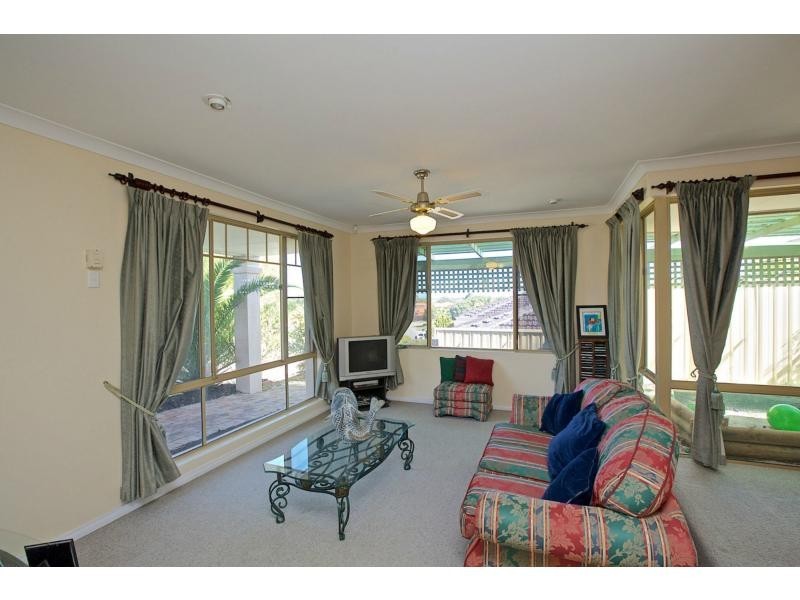 8 West View Boulevard, Mullaloo WA 6027