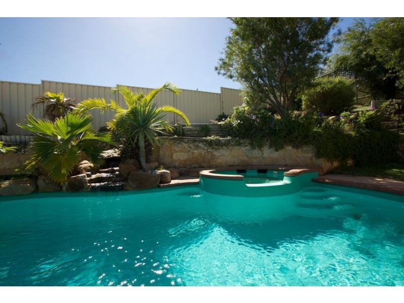 8 West View Boulevard, Mullaloo WA 6027