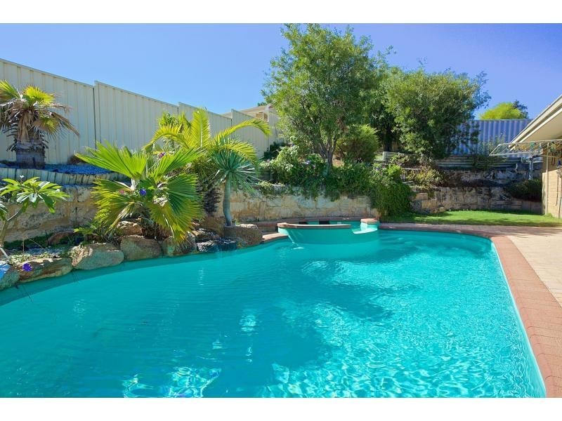 8 West View Boulevard, Mullaloo WA 6027