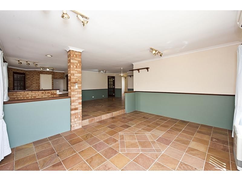 55 Rand Avenue, Waikiki WA 6169