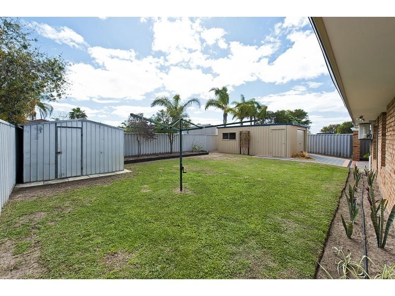 55 Rand Avenue, Waikiki WA 6169