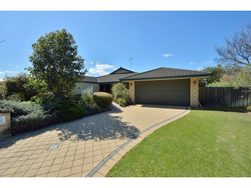 37 Suncrest Meander, Meadow Springs WA 6210