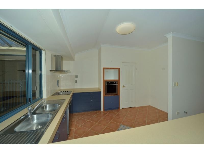 37 Suncrest Meander, Meadow Springs WA 6210