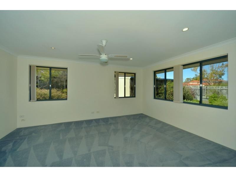 37 Suncrest Meander, Meadow Springs WA 6210