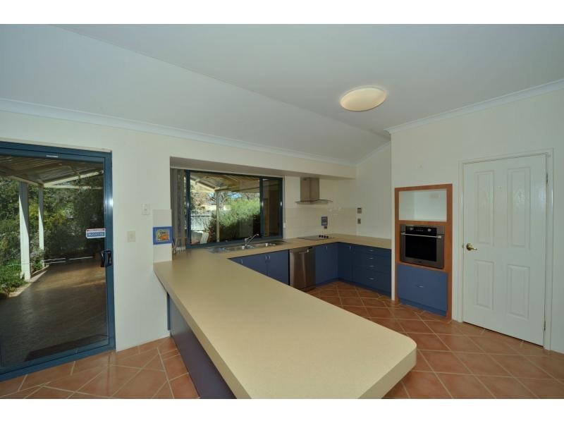 37 Suncrest Meander, Meadow Springs WA 6210