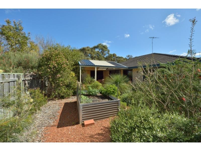 37 Suncrest Meander, Meadow Springs WA 6210