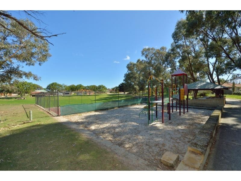 37 Suncrest Meander, Meadow Springs WA 6210