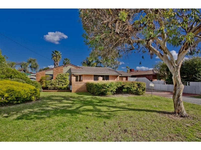 17 Robinson Road, Eden Hill WA 6054