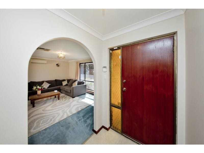 17 Robinson Road, Eden Hill WA 6054