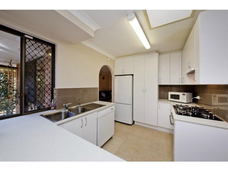 17 Robinson Road, Eden Hill WA 6054