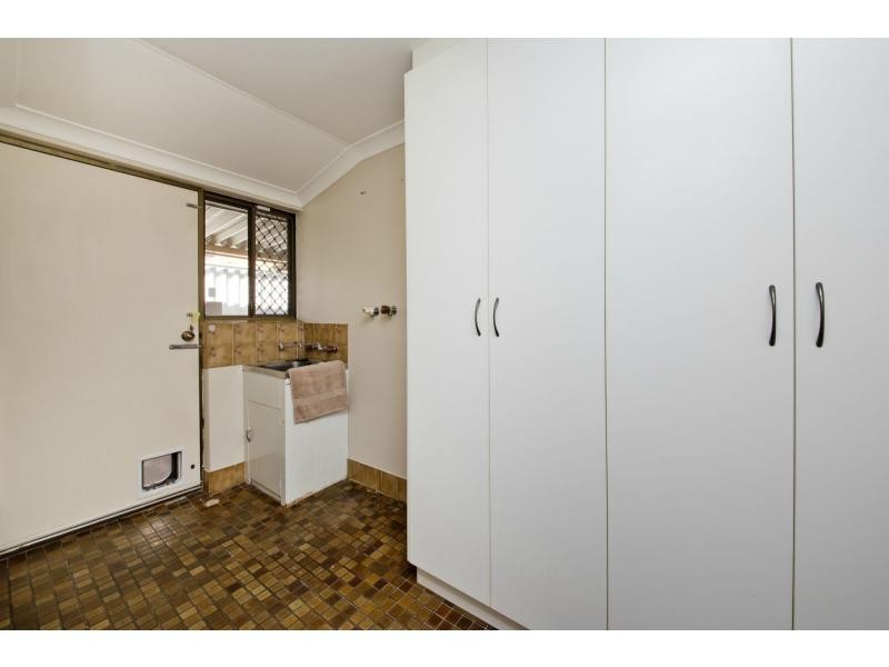 17 Robinson Road, Eden Hill WA 6054