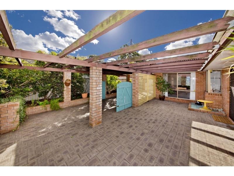 17 Robinson Road, Eden Hill WA 6054