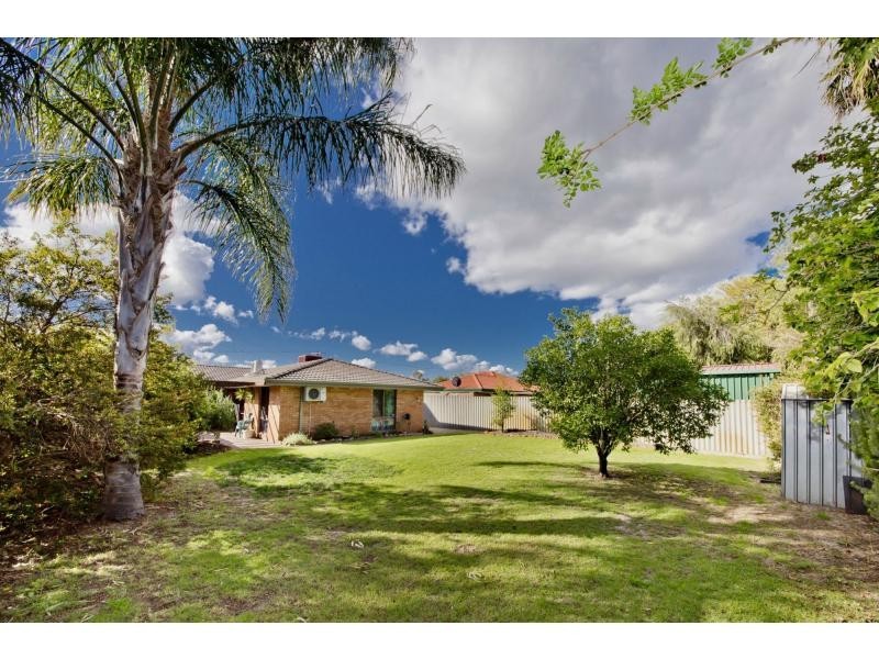 17 Robinson Road, Eden Hill WA 6054