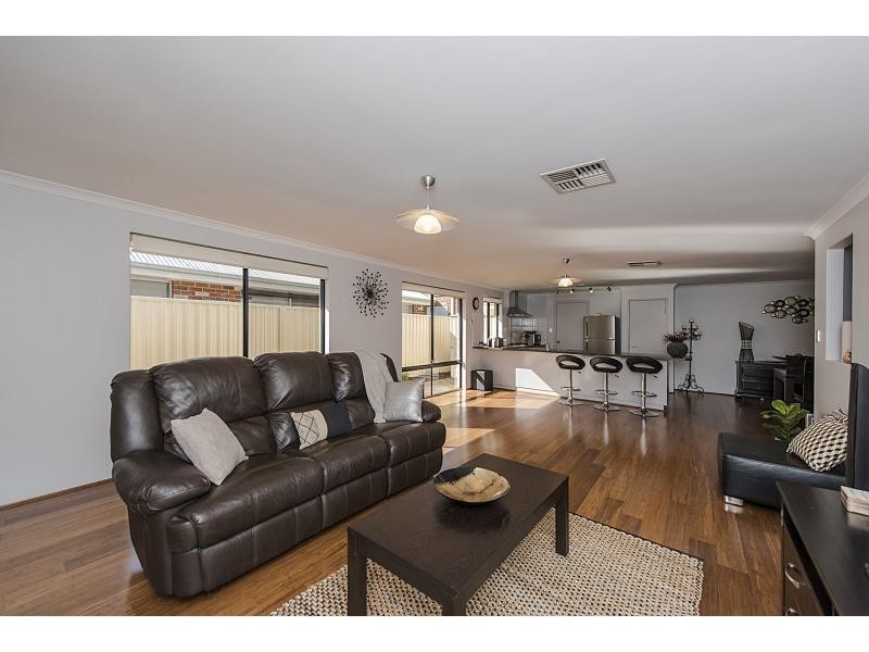 3 Meerup Drive, Success WA 6164