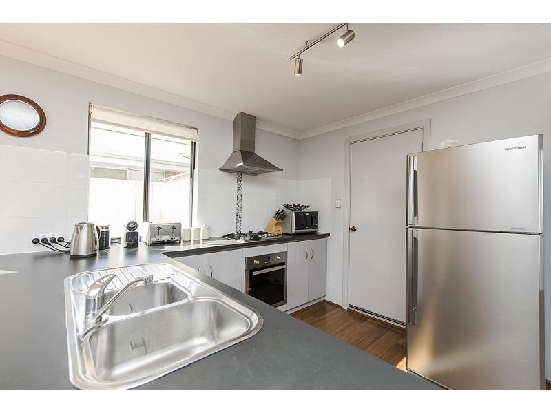 3 Meerup Drive, Success WA 6164