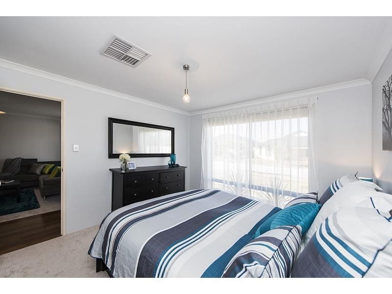 3 Meerup Drive, Success WA 6164