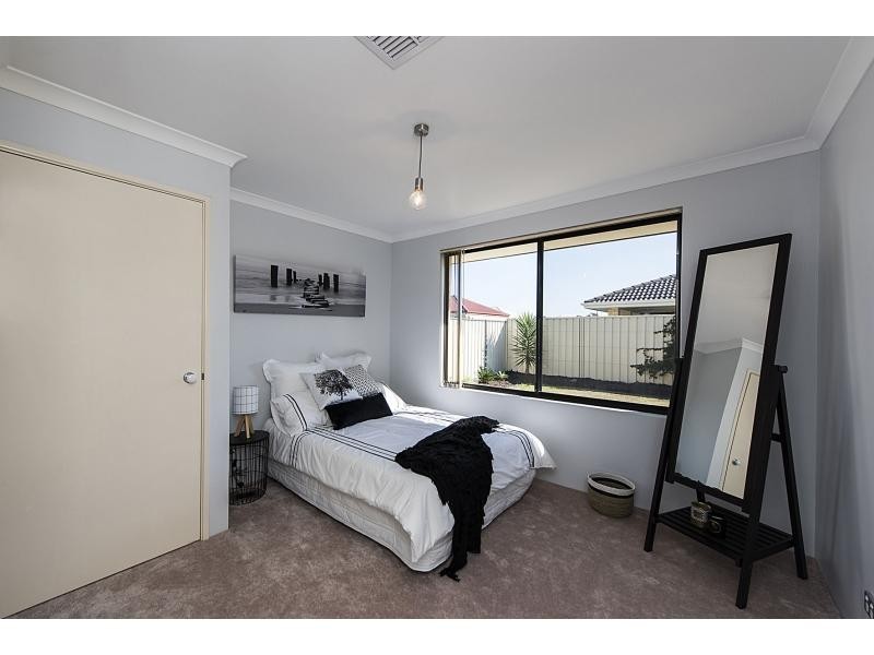 3 Meerup Drive, Success WA 6164