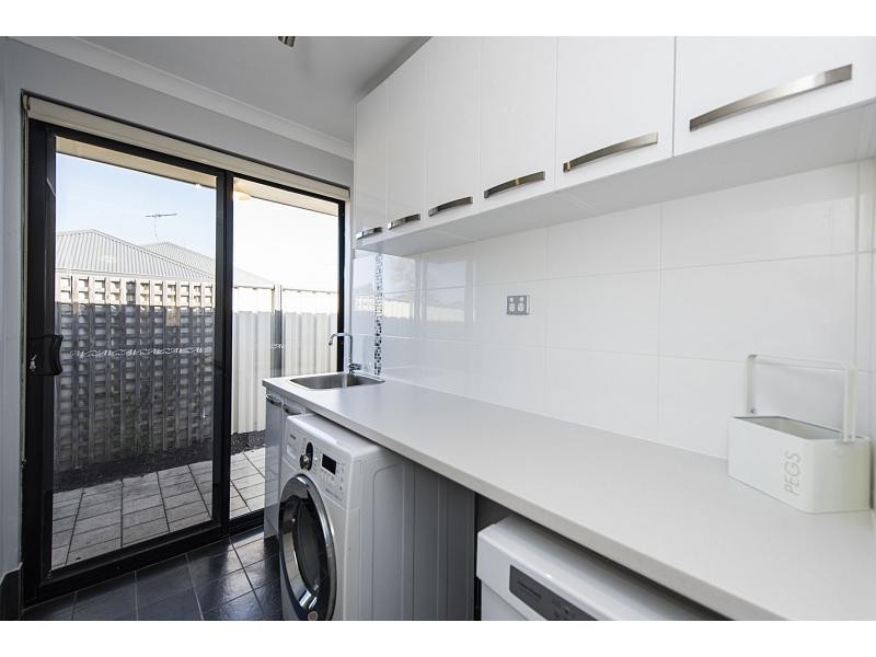 3 Meerup Drive, Success WA 6164