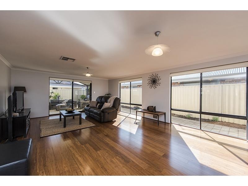 3 Meerup Drive, Success WA 6164