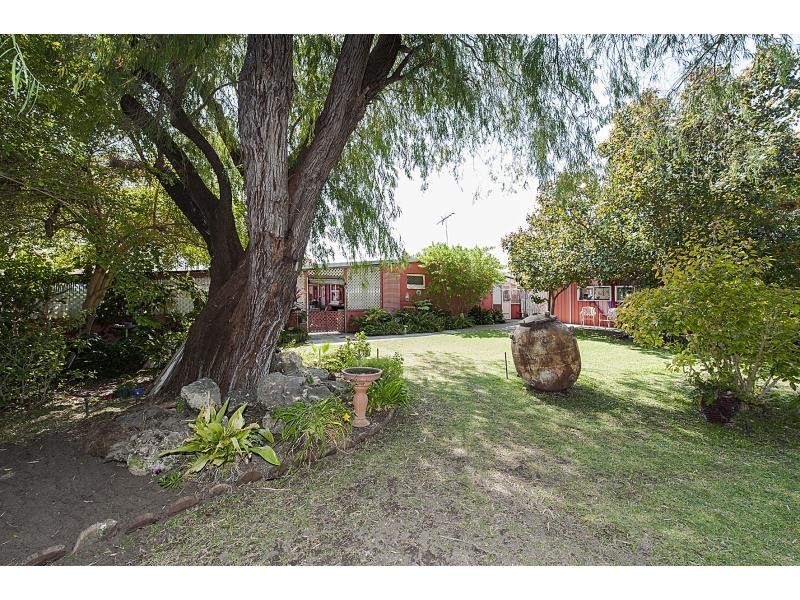 15 Heaton Way, Safety Bay WA 6169