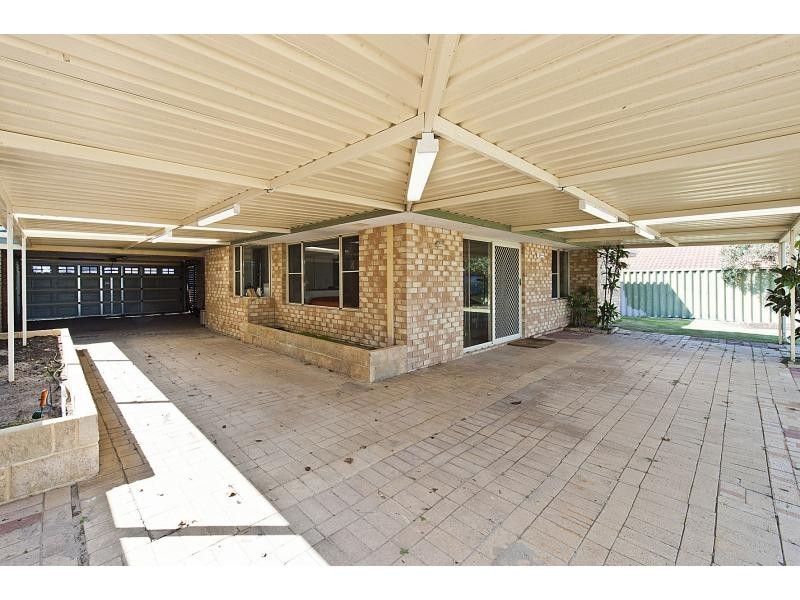 2 Mackerel Close, Warnbro WA 6169