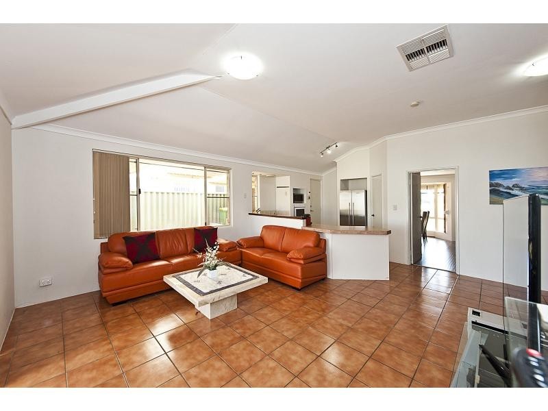 2 Mackerel Close, Warnbro WA 6169