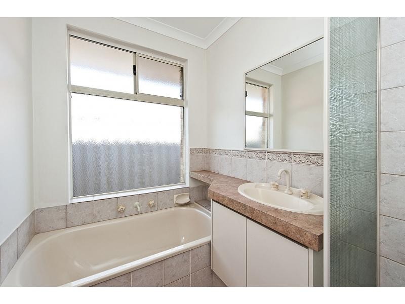 2 Mackerel Close, Warnbro WA 6169